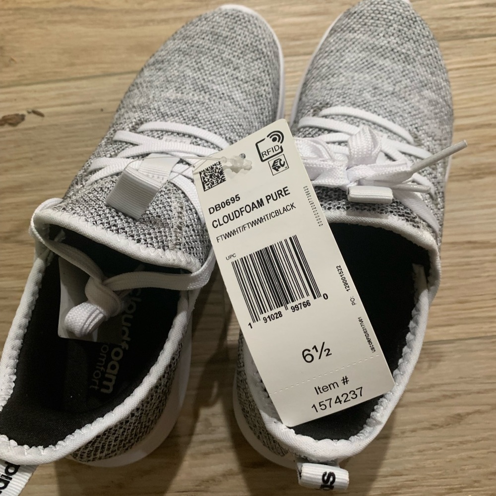 MWT Adidas Cloud-foam pure running shoes,6 ½